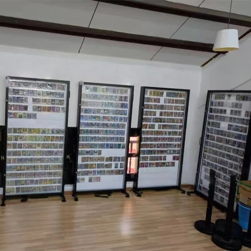 Graded Card Display - Expositor de Pared Metálico Personalizado para
